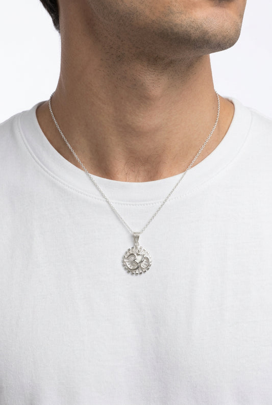 925 Sterling Silver Om Radiant Crescent Pendant - 4.59 g