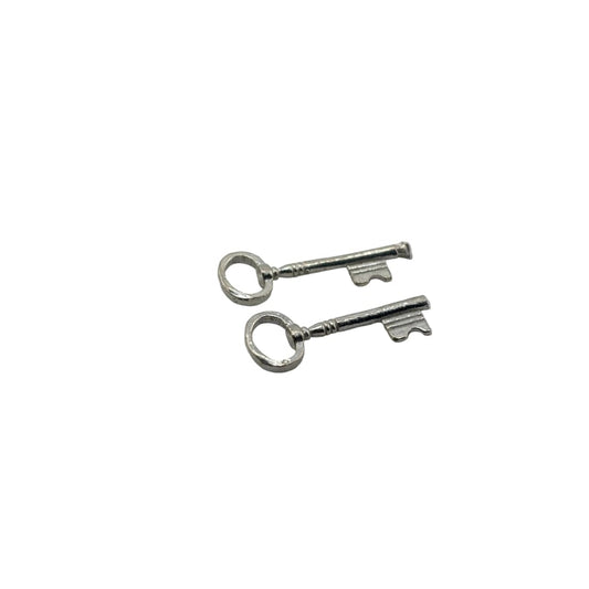 Silver Vintage Key Charm Set of 2 – Decorative Skeleton
