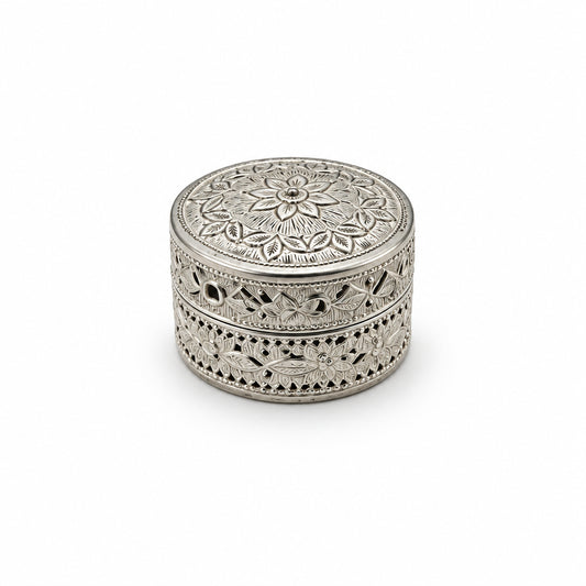 Silver Round Box Engraved Floral Handcrafted (11.47g)