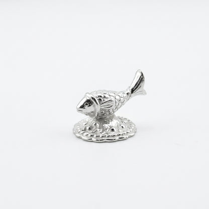 Silver Small Fish Idol – Auspicious Matsya Charm for Pooja & Gifting 6G