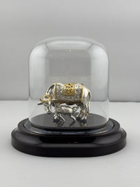 Load image into Gallery viewer, 999 Pure Silver Sacred Cow Idol in Protective Acrylic Dome – Divine Gomata Murti for Home Mandir &amp; Gifting 8G
