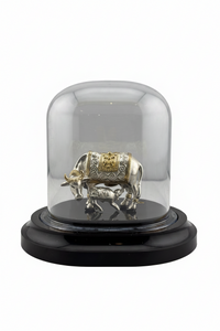 Load image into Gallery viewer, 999 Pure Silver Sacred Cow Idol in Protective Acrylic Dome – Divine Gomata Murti for Home Mandir &amp; Gifting 8G
