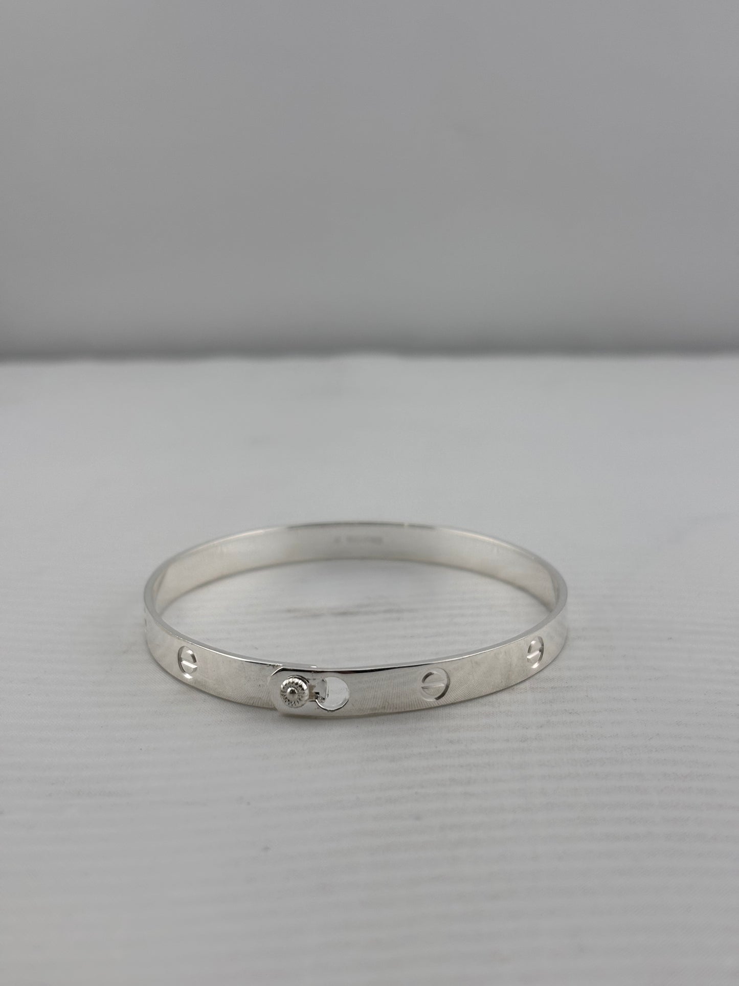 925 sterling silver screw motif bangle/kada with lock