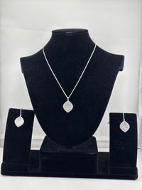 Load image into Gallery viewer, 925 Sterling Silver Leaf Design Necklace and Drop Earrings Set
