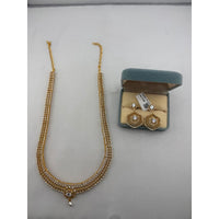 Load image into Gallery viewer, Gold-plated crystal necklace and matching earrings set
