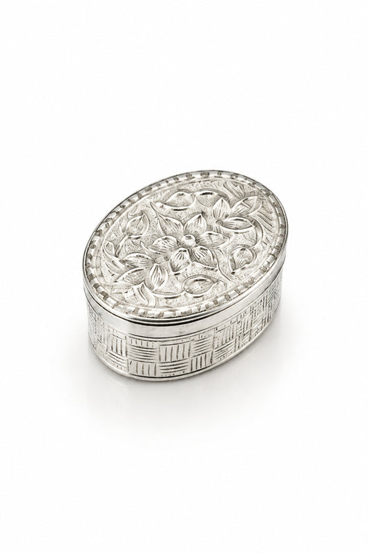 Silver Oval Box Engraved Floral Handcrafted (7.8g)