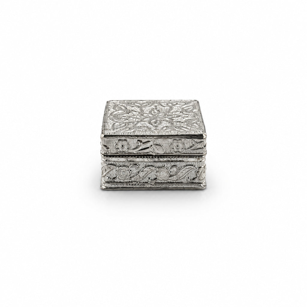 Silver Square Box Engraved Floral Handcrafted (20.35g)