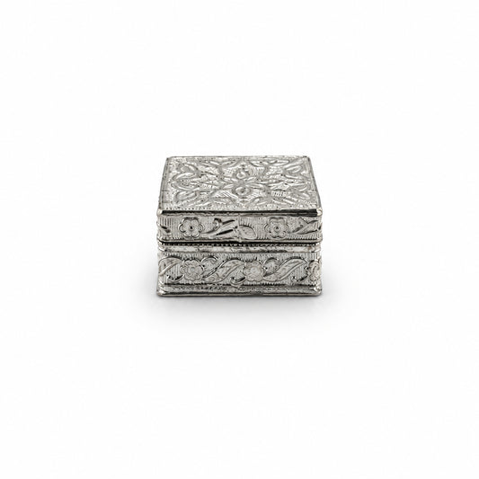 Silver Square Box Engraved Floral Handcrafted (20.35g)