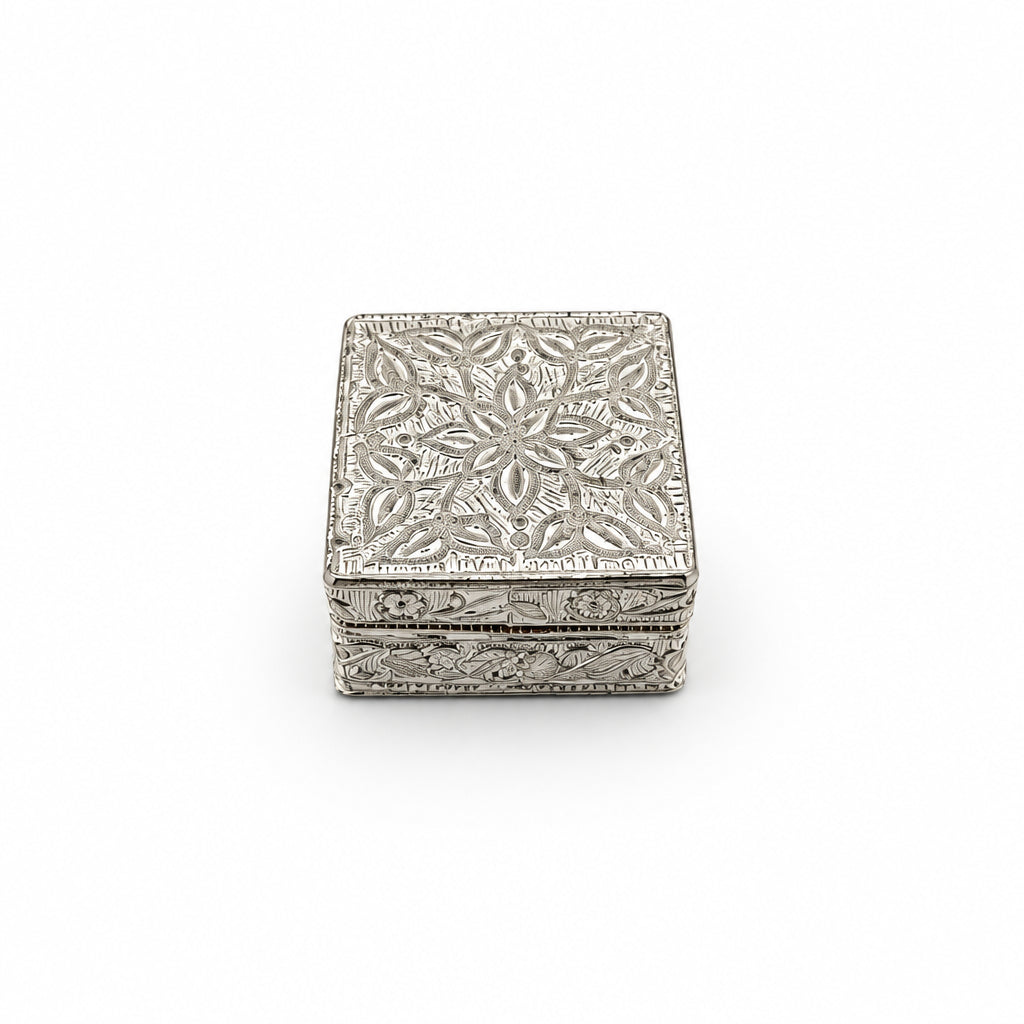 Silver Square Box Engraved Floral Handcrafted (20.35g)