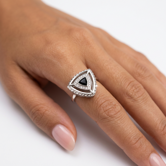 Sterling Silver Fluted Triangle Ring (2.34g) - Size O