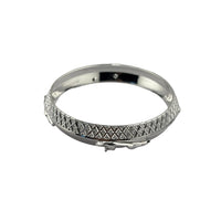 Load image into Gallery viewer, Wide Silver Kada with Pyramid Stud Pattern &amp; Leaping