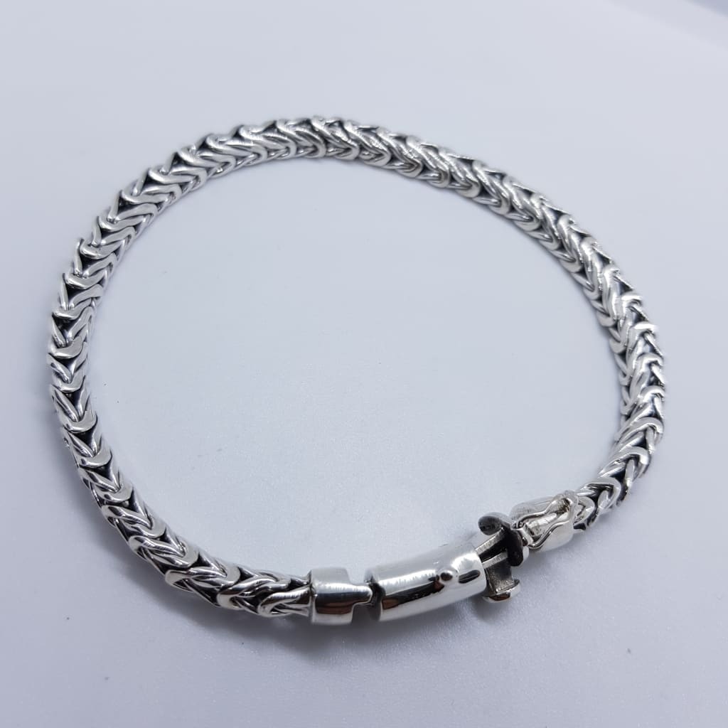 Sterling Silver Indonesian Bracelet (31) 9 Inch - Bracelet