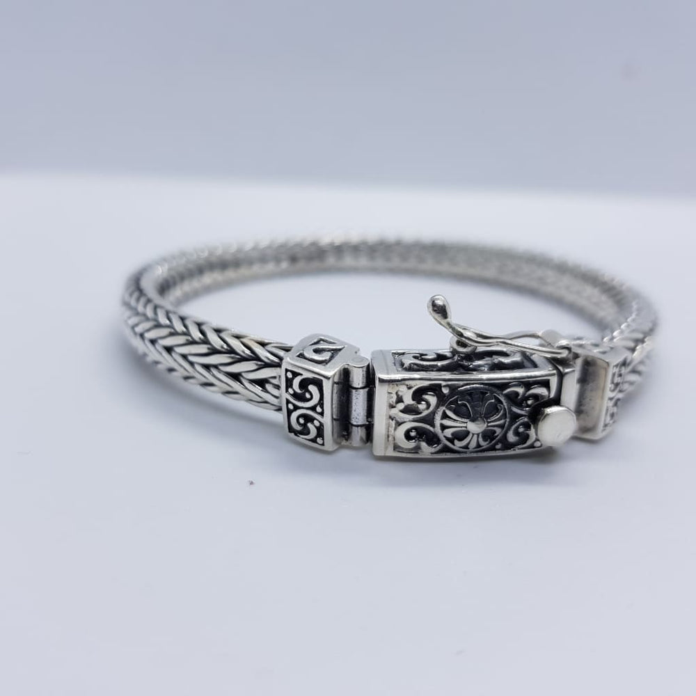 Sterling Silver Indonesian Bracelet (46) 9 Inch - Bracelet